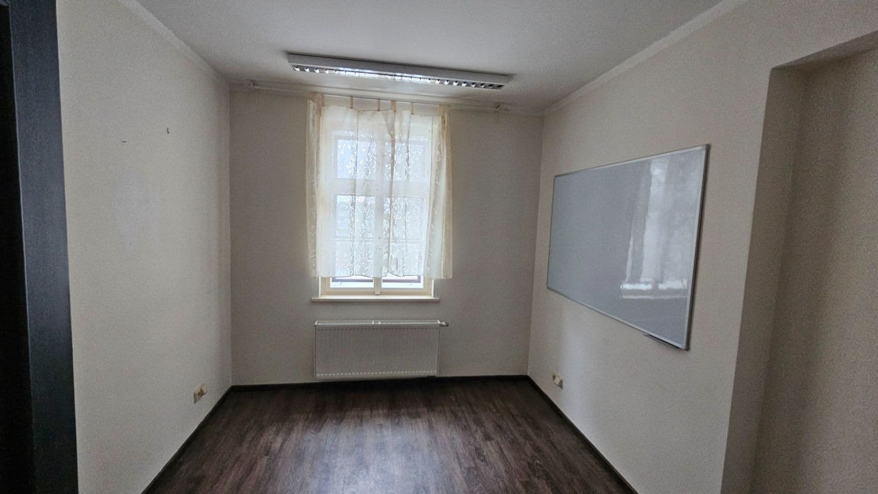 Pronájem kanceláře 56 m², náměstí Smiřických, Kostelec nad Černými lesy, Středočeský kraj Pronájem kanceláře 56 m², náměstí Smiřických, Kostelec nad Černými lesy, Středočeský kraj
