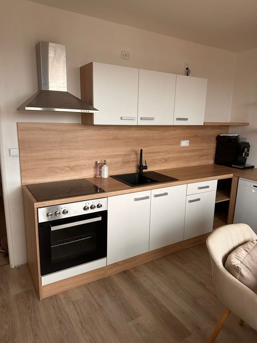 Pronájem bytu 3+1 81 m², Lipenská, České Budějovice, Jihočeský kraj Pronájem bytu 3+1 81 m², Lipenská, České Budějovice, Jihočeský kraj