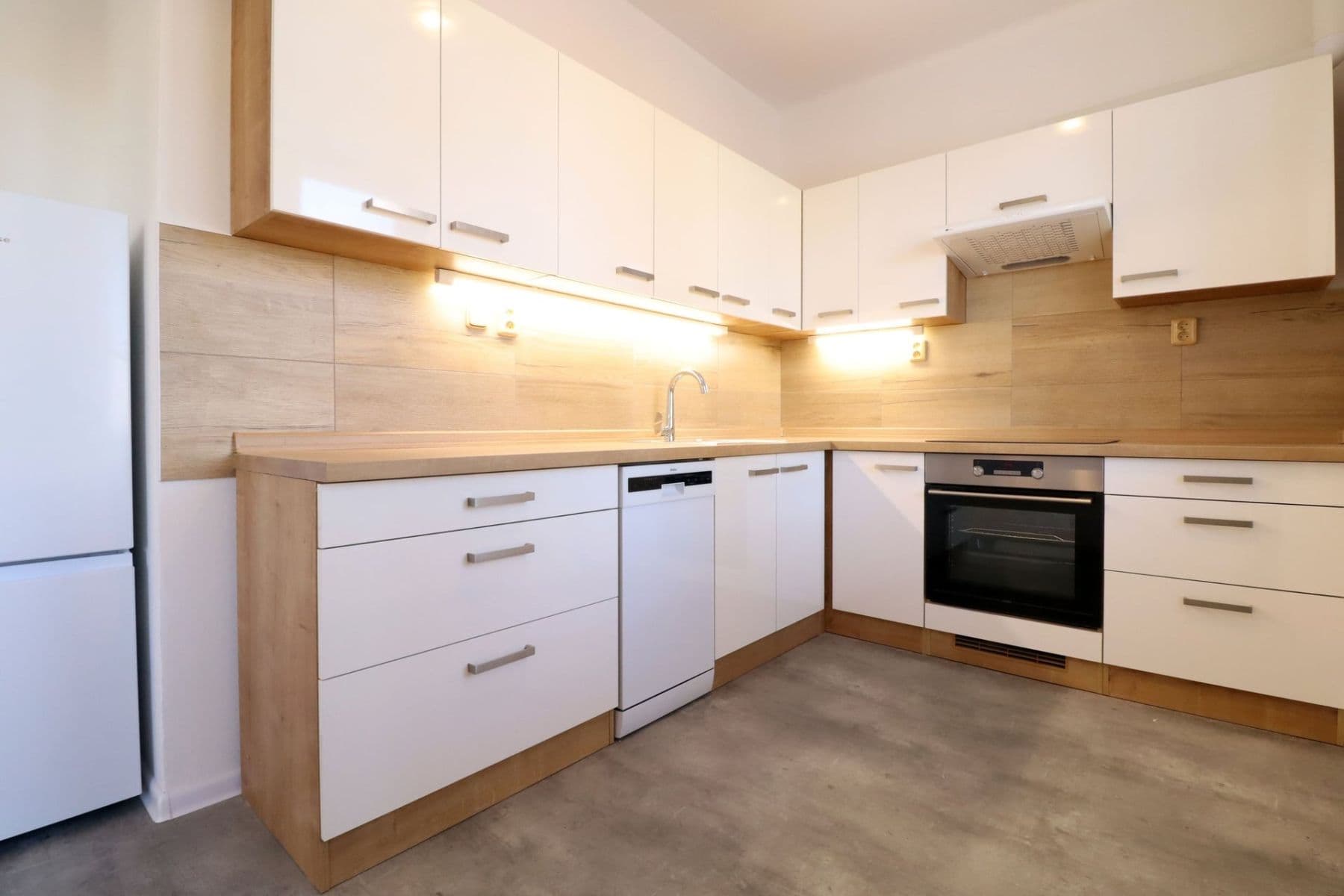 Pronájem bytu 2+1 52 m², Jabloňová, Praha, Praha Pronájem bytu 2+1 52 m², Jabloňová, Praha, Praha