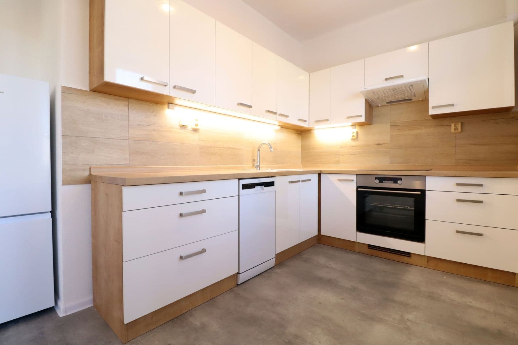 Pronájem bytu 2+1 52 m², Jabloňová, Praha, Praha Pronájem bytu 2+1 52 m², Jabloňová, Praha, Praha