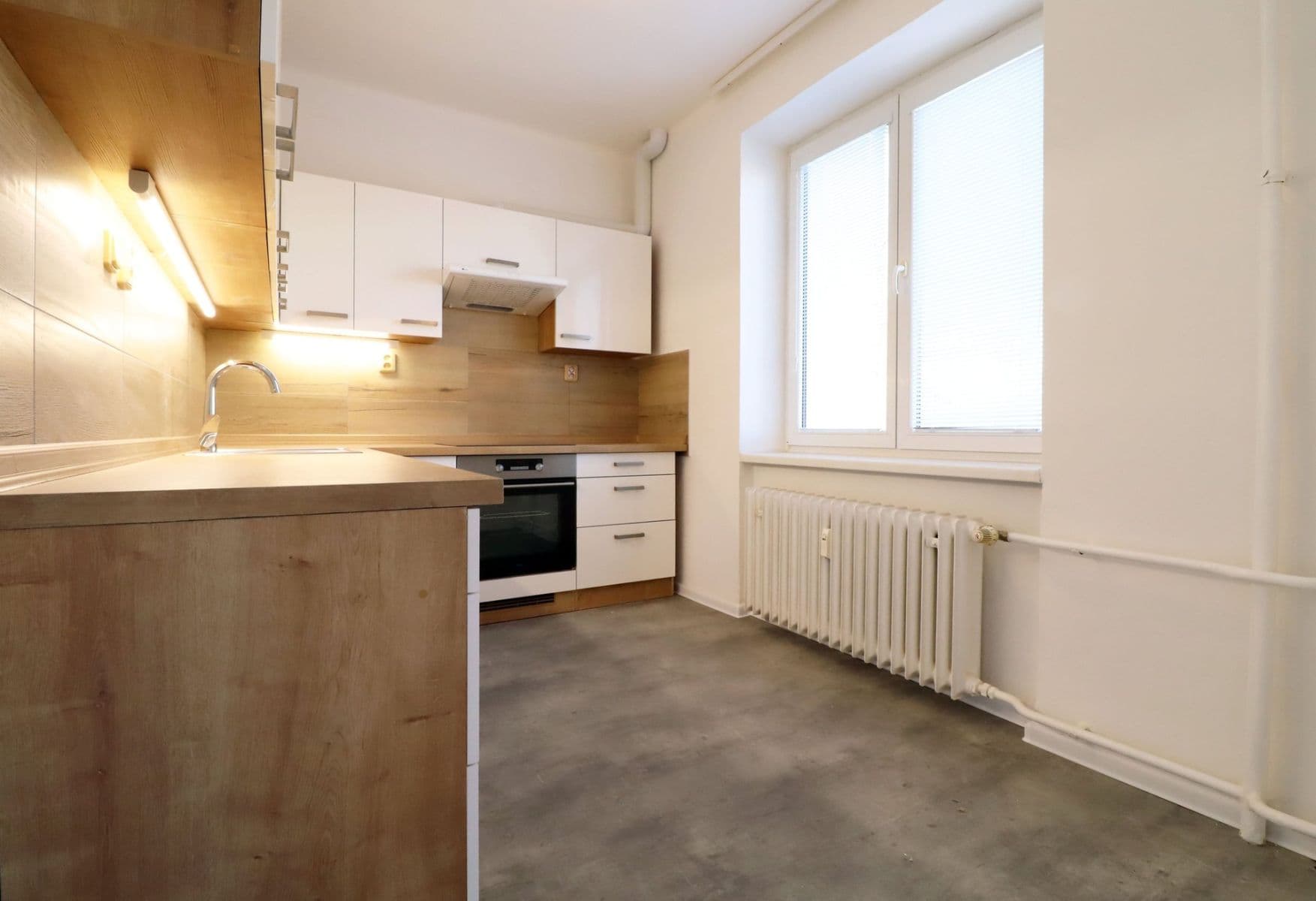 Pronájem bytu 2+1 52 m², Jabloňová, Praha, Praha Pronájem bytu 2+1 52 m², Jabloňová, Praha, Praha