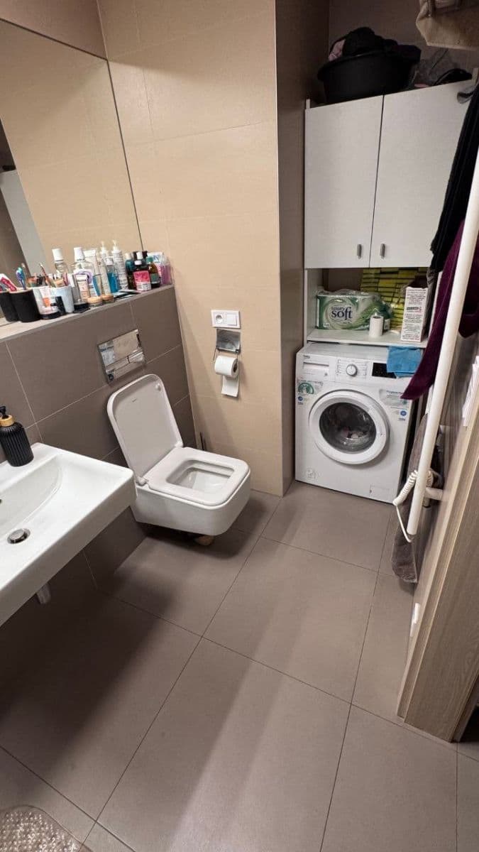 Pronájem bytu 2+kk 60 m², Pod Kavalírkou, Praha, Praha Pronájem bytu 2+kk 60 m², Pod Kavalírkou, Praha, Praha