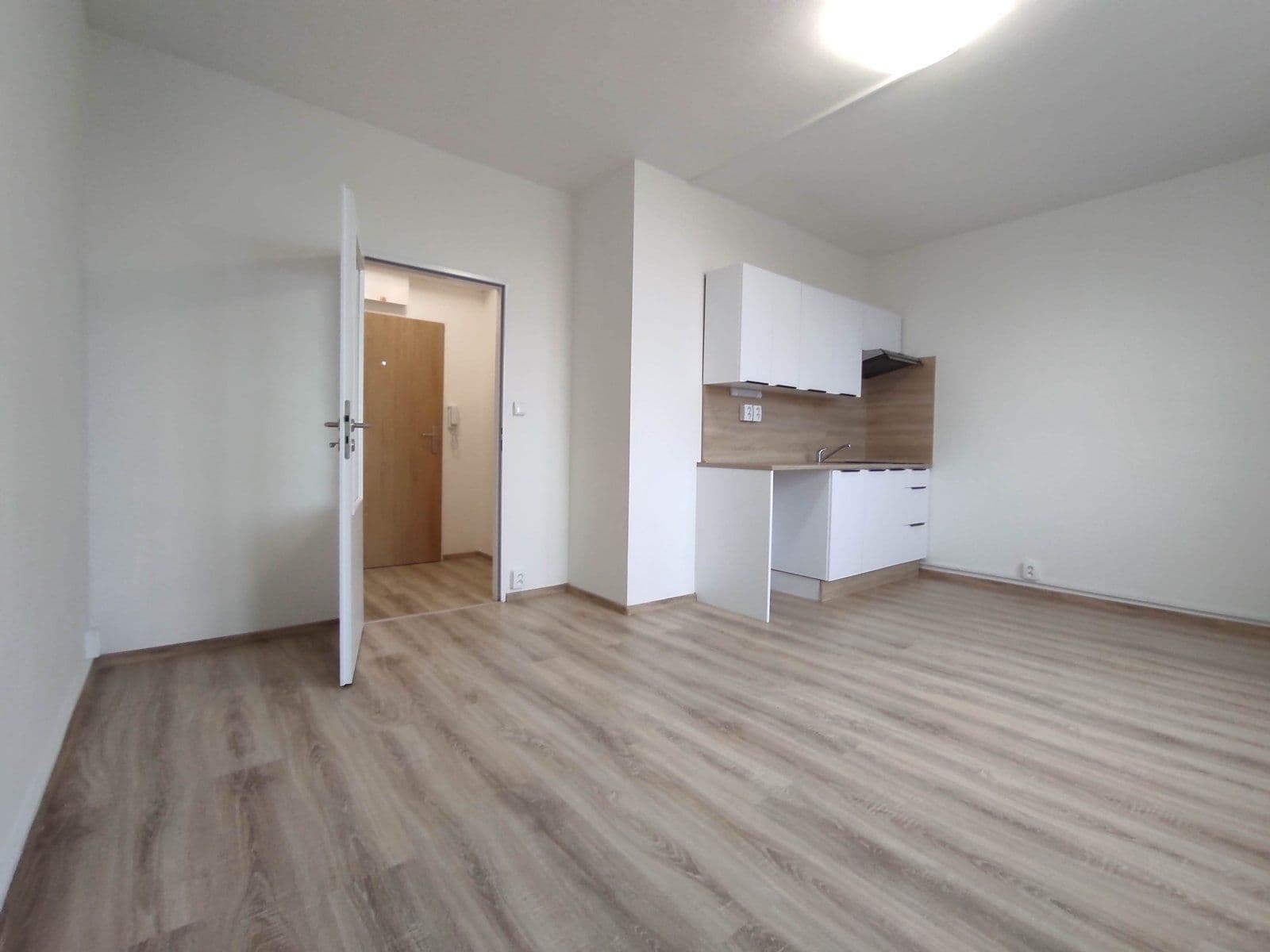 Pronájem bytu 1+kk 28 m², Marie Majerové, Frýdek-Místek, Moravskoslezský kraj Pronájem bytu 1+kk 28 m², Marie Majerové, Frýdek-Místek, Moravskoslezský kraj