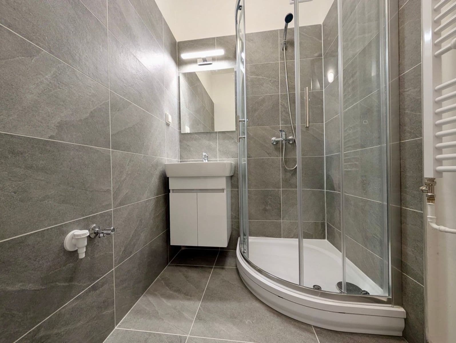 Pronájem bytu 1+kk 28 m², Marie Majerové, Frýdek-Místek, Moravskoslezský kraj Pronájem bytu 1+kk 28 m², Marie Majerové, Frýdek-Místek, Moravskoslezský kraj