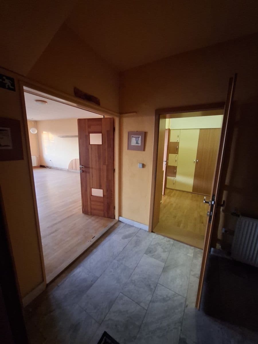 Pronájem nebytového prostoru 130 m², Radniční, Hranice, Olomoucký kraj Pronájem nebytového prostoru 130 m², Radniční, Hranice, Olomoucký kraj