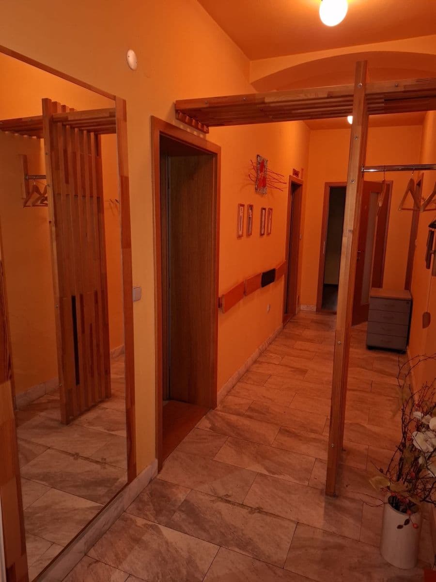 Pronájem nebytového prostoru 130 m², Radniční, Hranice, Olomoucký kraj Pronájem nebytového prostoru 130 m², Radniční, Hranice, Olomoucký kraj