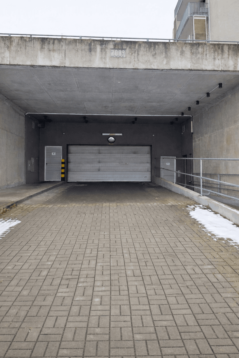 Pronájem garáže 12 m², Modrého, Praha, Praha Pronájem garáže 12 m², Modrého, Praha, Praha