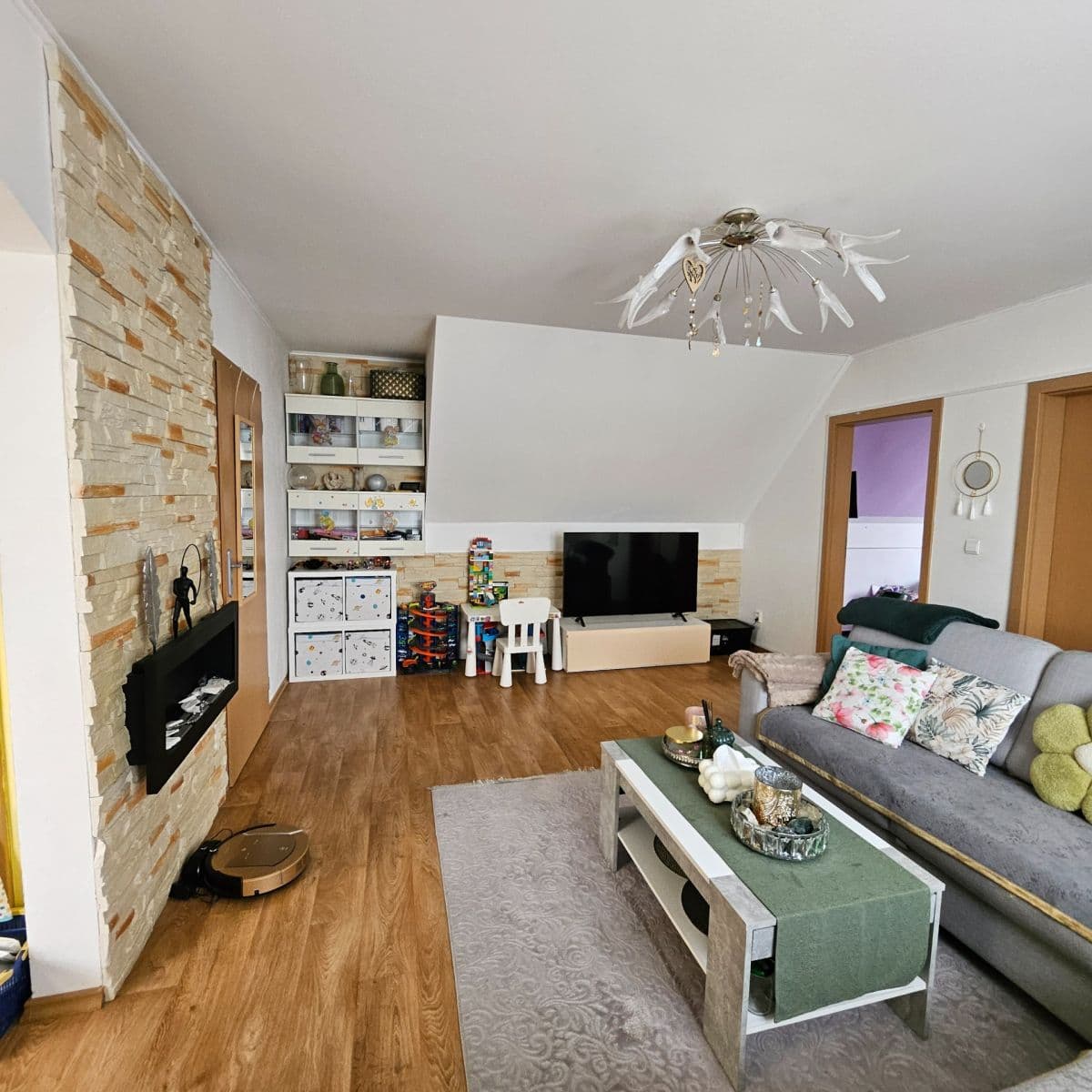 Pronájem bytu 3+kk 72 m², Průběžná, Nupaky, Středočeský kraj Pronájem bytu 3+kk 72 m², Průběžná, Nupaky, Středočeský kraj