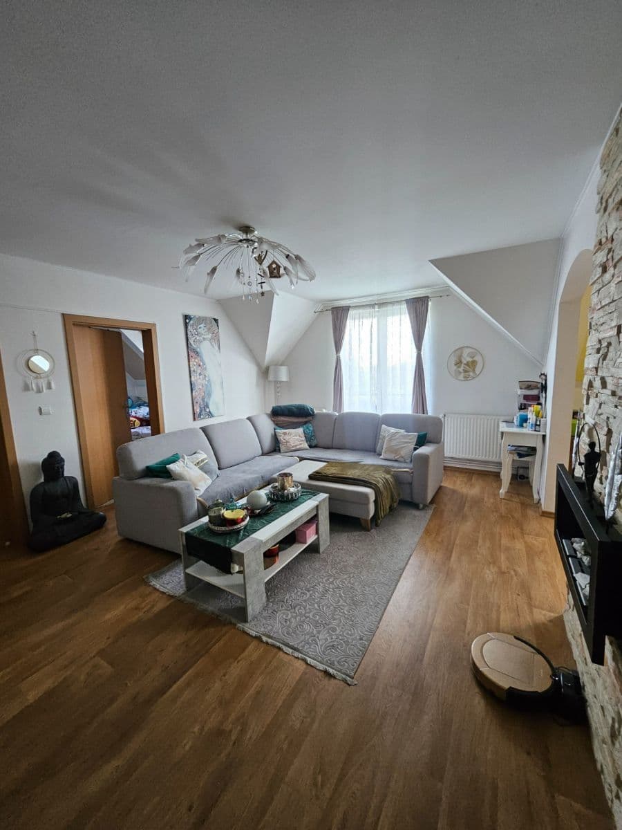 Pronájem bytu 3+kk 72 m², Průběžná, Nupaky, Středočeský kraj Pronájem bytu 3+kk 72 m², Průběžná, Nupaky, Středočeský kraj