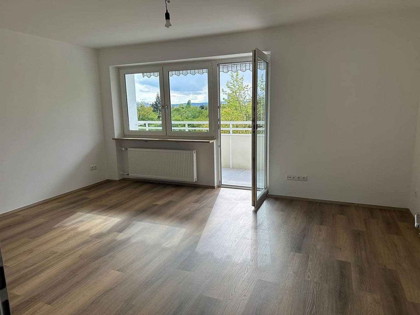 Pronájem bytu 3+1 78 m², Regensburg, Bavorsko Pronájem bytu 3+1 78 m², Regensburg, Bavorsko