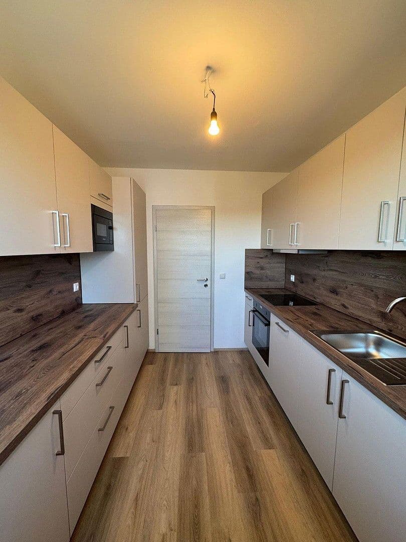 Pronájem bytu 3+1 78 m², Regensburg, Bavorsko Pronájem bytu 3+1 78 m², Regensburg, Bavorsko