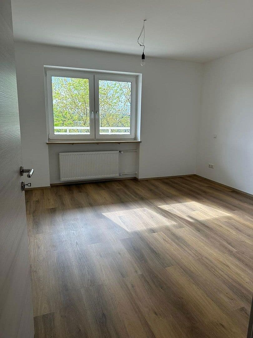 Pronájem bytu 3+1 78 m², Regensburg, Bavorsko Pronájem bytu 3+1 78 m², Regensburg, Bavorsko