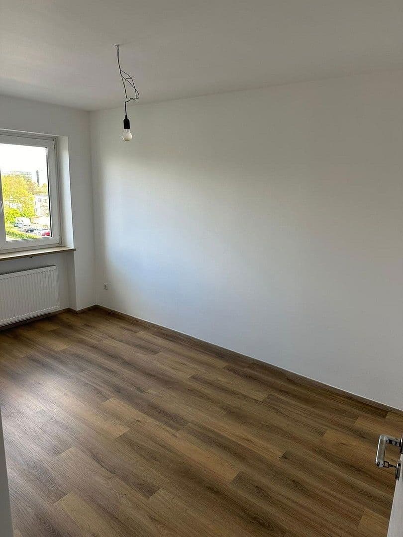 Pronájem bytu 3+1 78 m², Regensburg, Bavorsko Pronájem bytu 3+1 78 m², Regensburg, Bavorsko