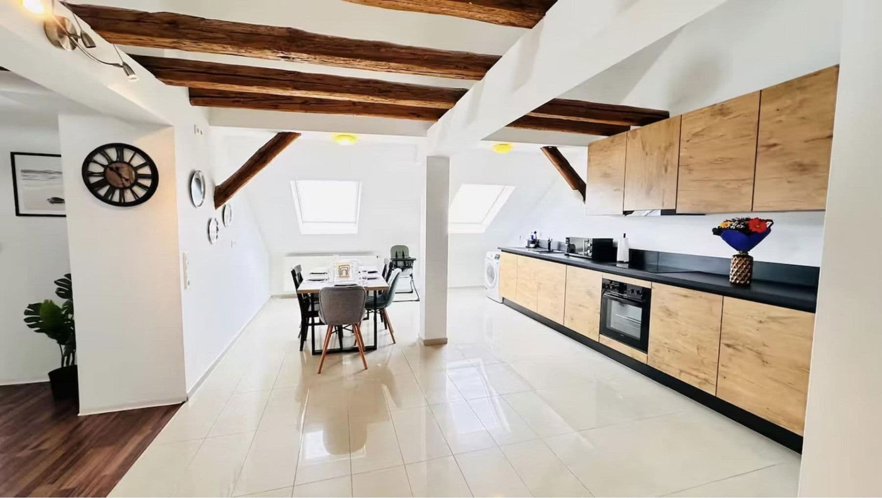 Pronájem bytu 3+kk 110 m², Blumenthalstraße 5, Pforzheim, Bádensko-Württembersko Pronájem bytu 3+kk 110 m², Blumenthalstraße 5, Pforzheim, Bádensko-Württembersko