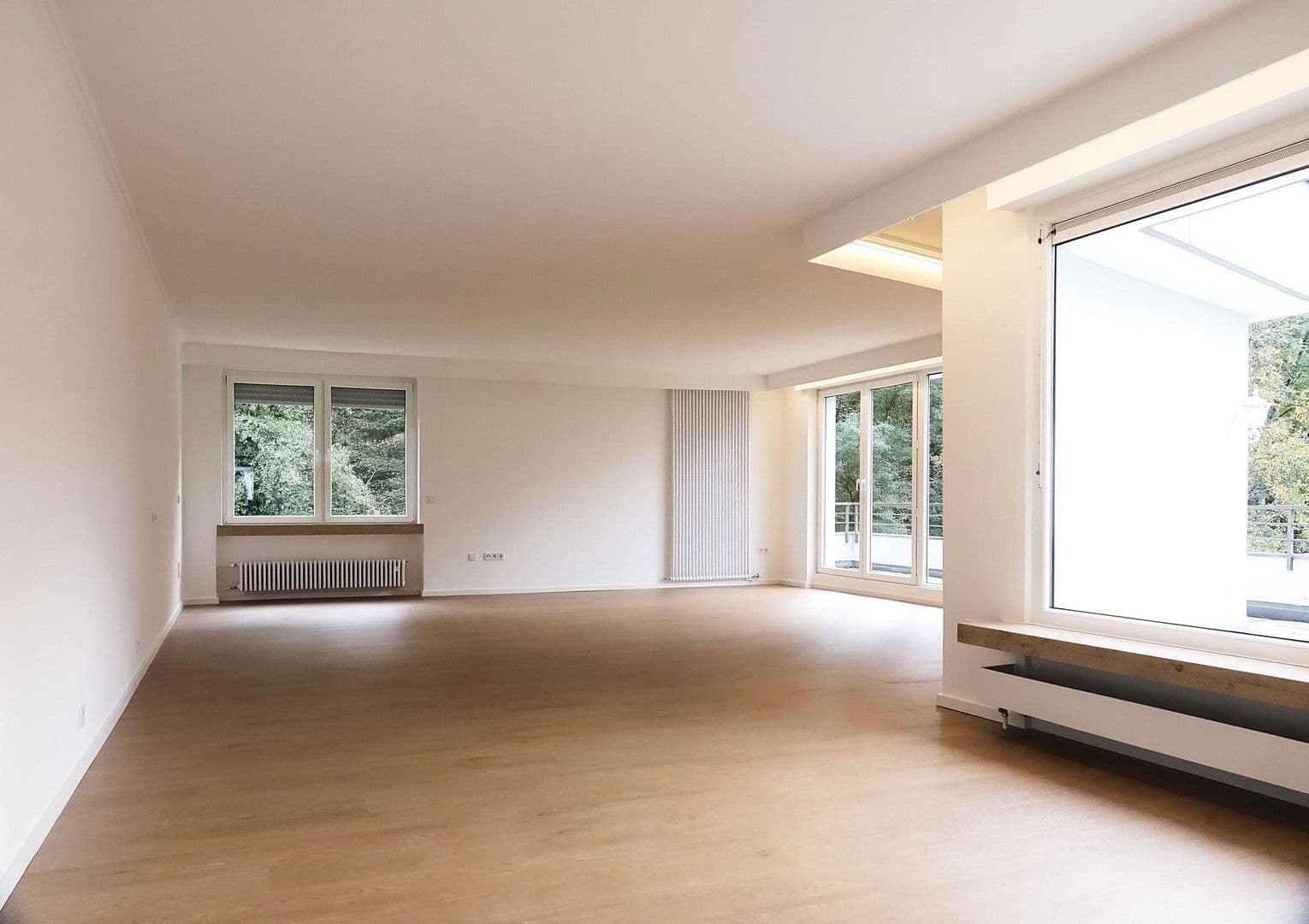 Pronájem bytu 5+1 250 m², Bergisch Gladbach, Severní Porýní-Vestfálsko Pronájem bytu 5+1 250 m², Bergisch Gladbach, Severní Porýní-Vestfálsko