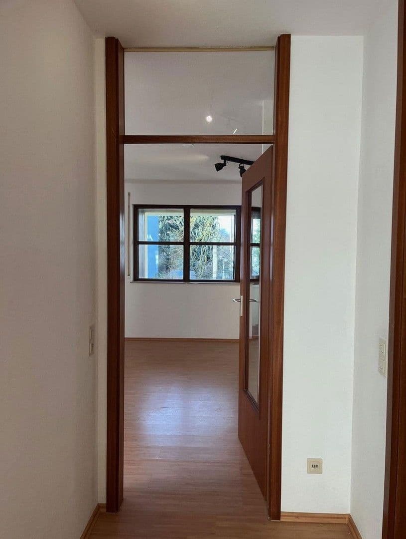 Pronájem bytu 1+1 35 m², Heinrichsweg, Tübingen, Bádensko-Württembersko Pronájem bytu 1+1 35 m², Heinrichsweg, Tübingen, Bádensko-Württembersko