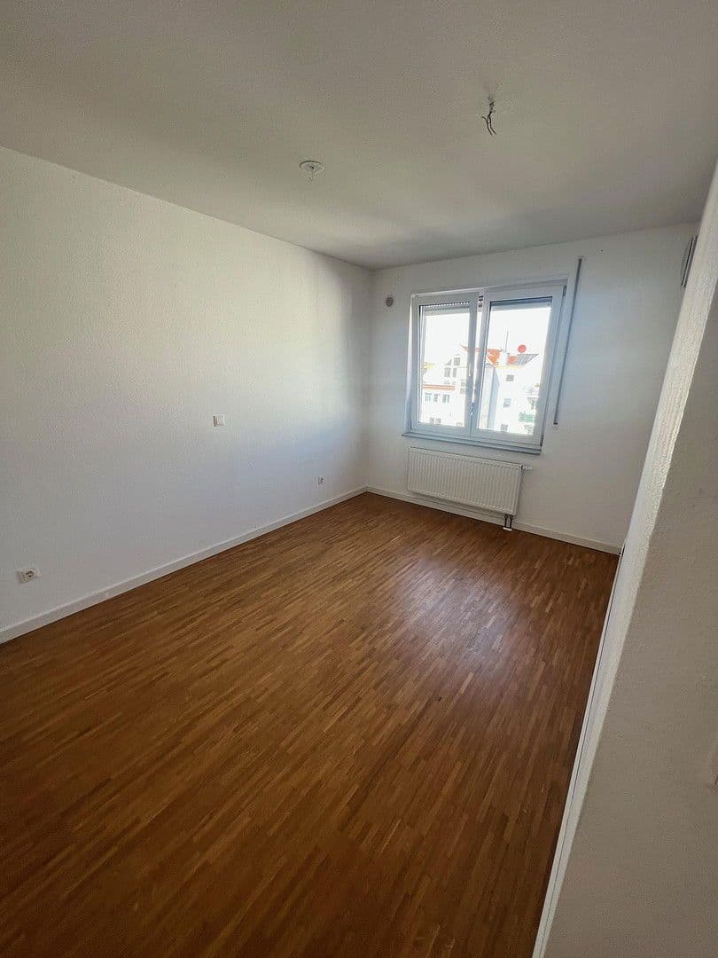 Pronájem bytu 4+1 114 m², Felix-Wankel-Str 5, Heidelberg, Bádensko-Württembersko Pronájem bytu 4+1 114 m², Felix-Wankel-Str 5, Heidelberg, Bádensko-Württembersko