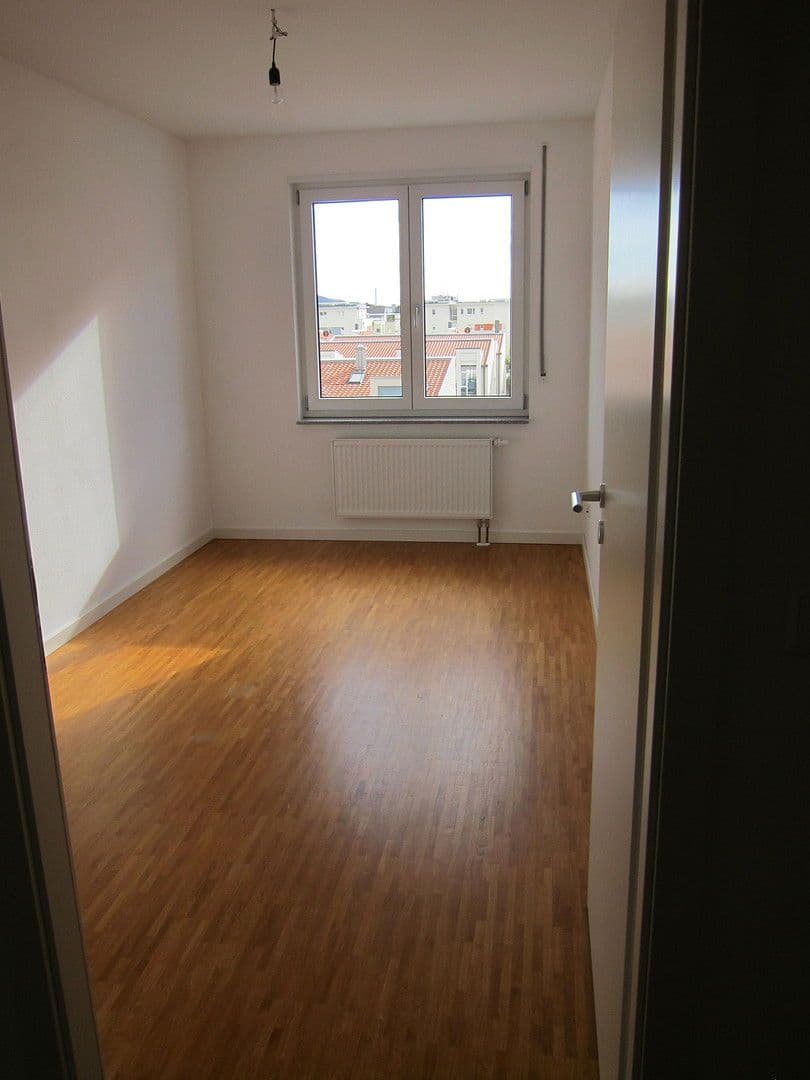 Pronájem bytu 4+1 114 m², Felix-Wankel-Str 5, Heidelberg, Bádensko-Württembersko Pronájem bytu 4+1 114 m², Felix-Wankel-Str 5, Heidelberg, Bádensko-Württembersko