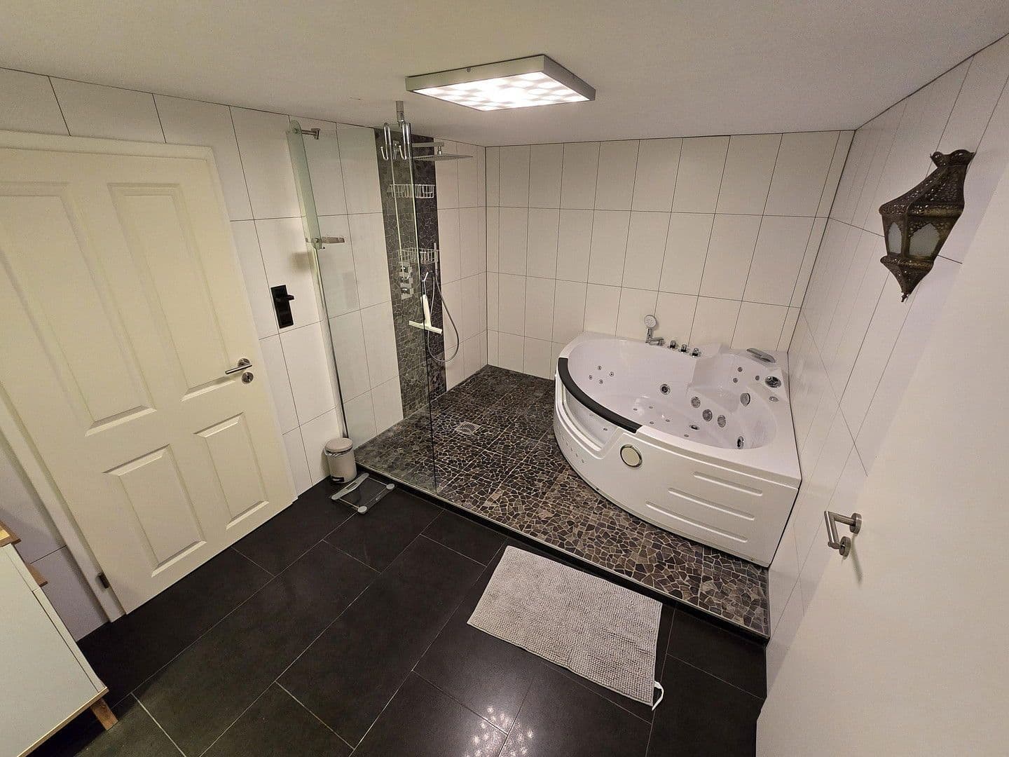 Prodej domu 217 m², pozemek 447 m², Cáchy, Severní Porýní-Vestfálsko Prodej domu 217 m², pozemek 447 m², Cáchy, Severní Porýní-Vestfálsko