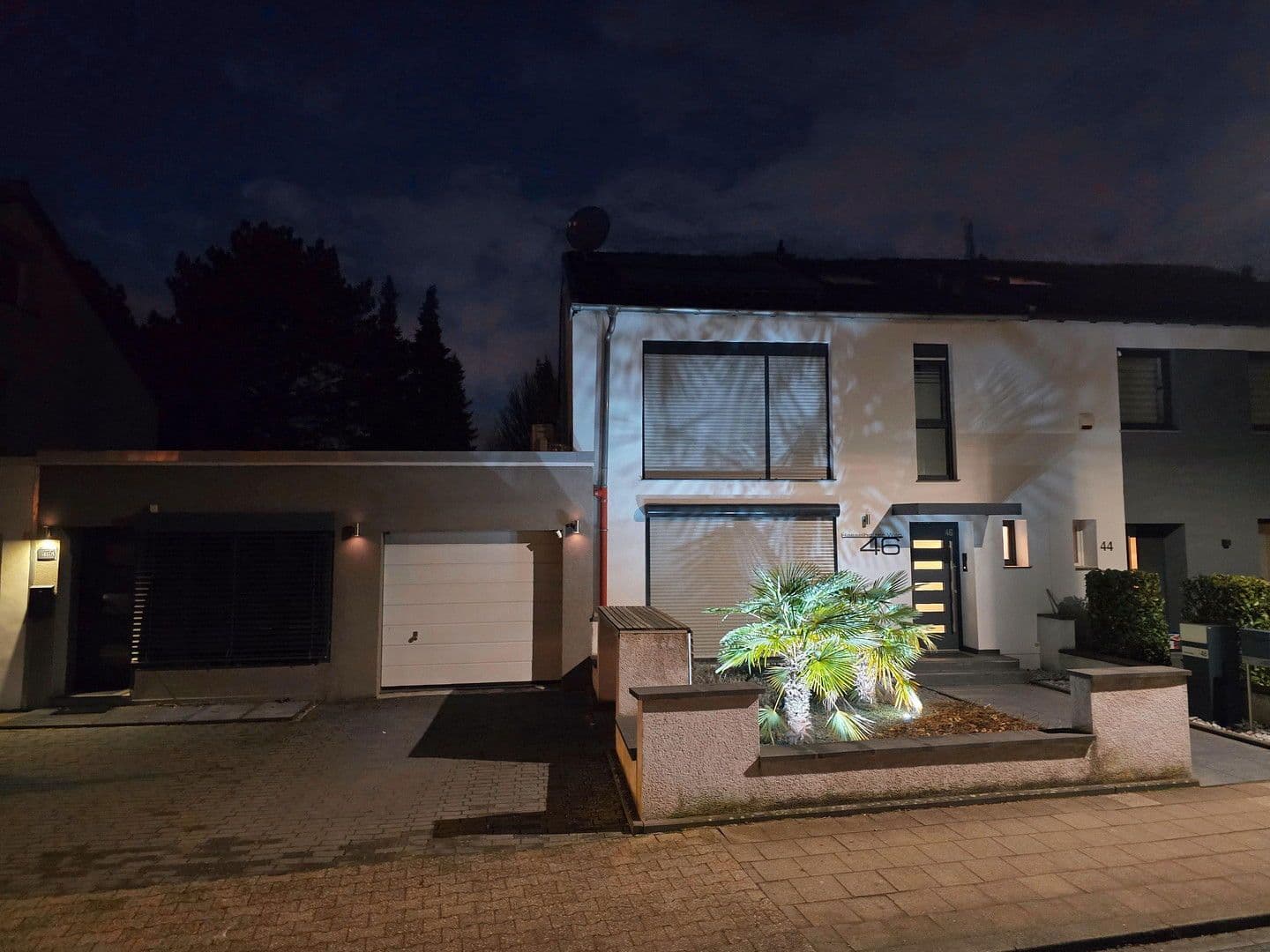 Prodej domu 217 m², pozemek 447 m², Cáchy, Severní Porýní-Vestfálsko Prodej domu 217 m², pozemek 447 m², Cáchy, Severní Porýní-Vestfálsko