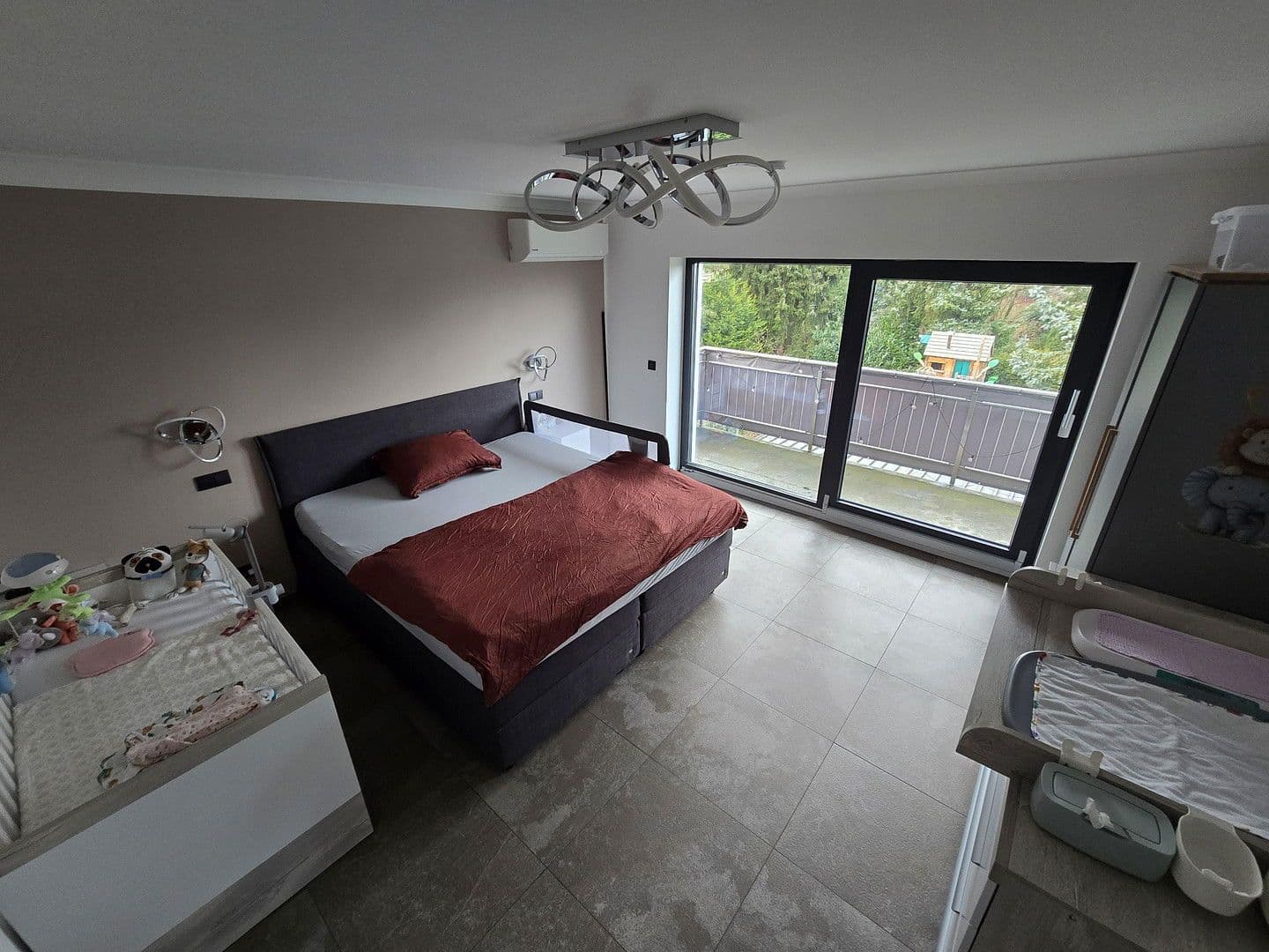 Prodej domu 217 m², pozemek 447 m², Cáchy, Severní Porýní-Vestfálsko Prodej domu 217 m², pozemek 447 m², Cáchy, Severní Porýní-Vestfálsko