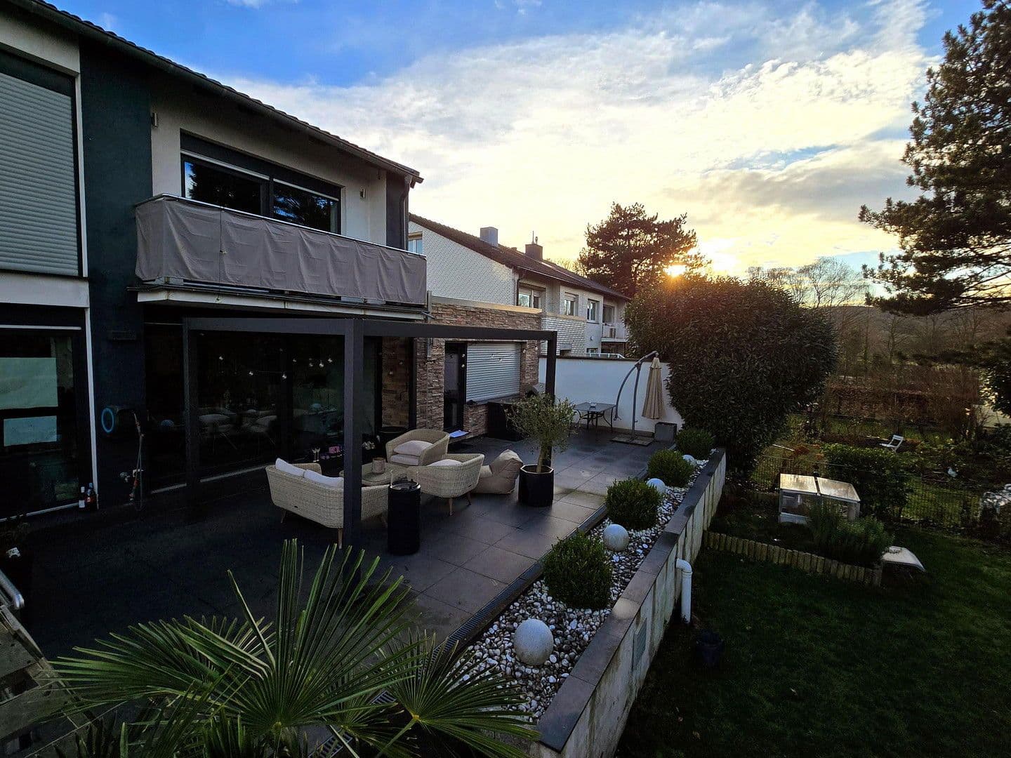 Prodej domu 217 m², pozemek 447 m², Cáchy, Severní Porýní-Vestfálsko Prodej domu 217 m², pozemek 447 m², Cáchy, Severní Porýní-Vestfálsko