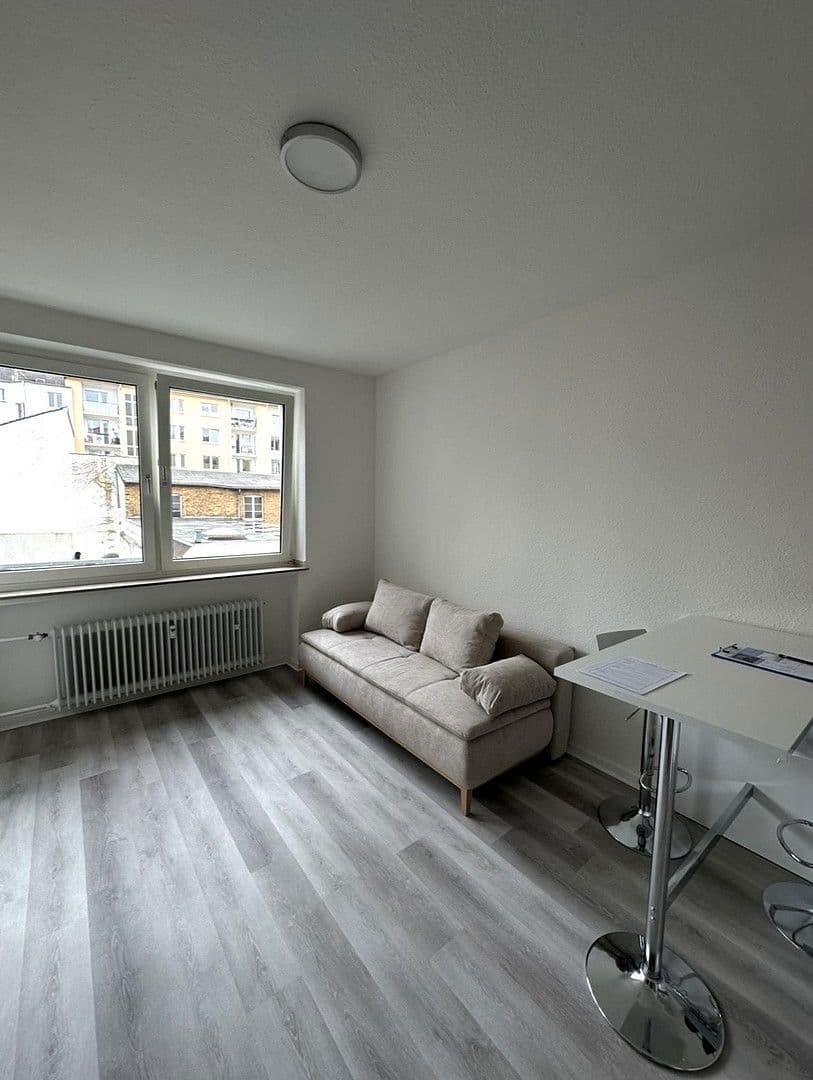 Pronájem bytu 1+1 27 m², Aderstraße 61, Düsseldorf, Severní Porýní-Vestfálsko Pronájem bytu 1+1 27 m², Aderstraße 61, Düsseldorf, Severní Porýní-Vestfálsko