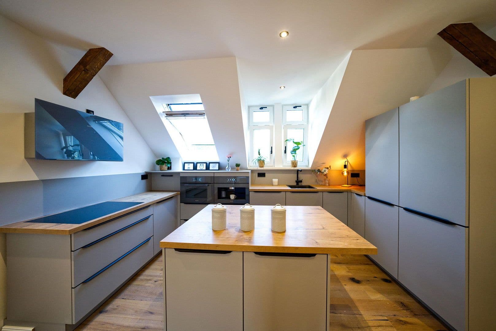 Pronájem bytu 3+1 82 m², Barbarossastraße 86, Chemnitz, Sasko Pronájem bytu 3+1 82 m², Barbarossastraße 86, Chemnitz, Sasko