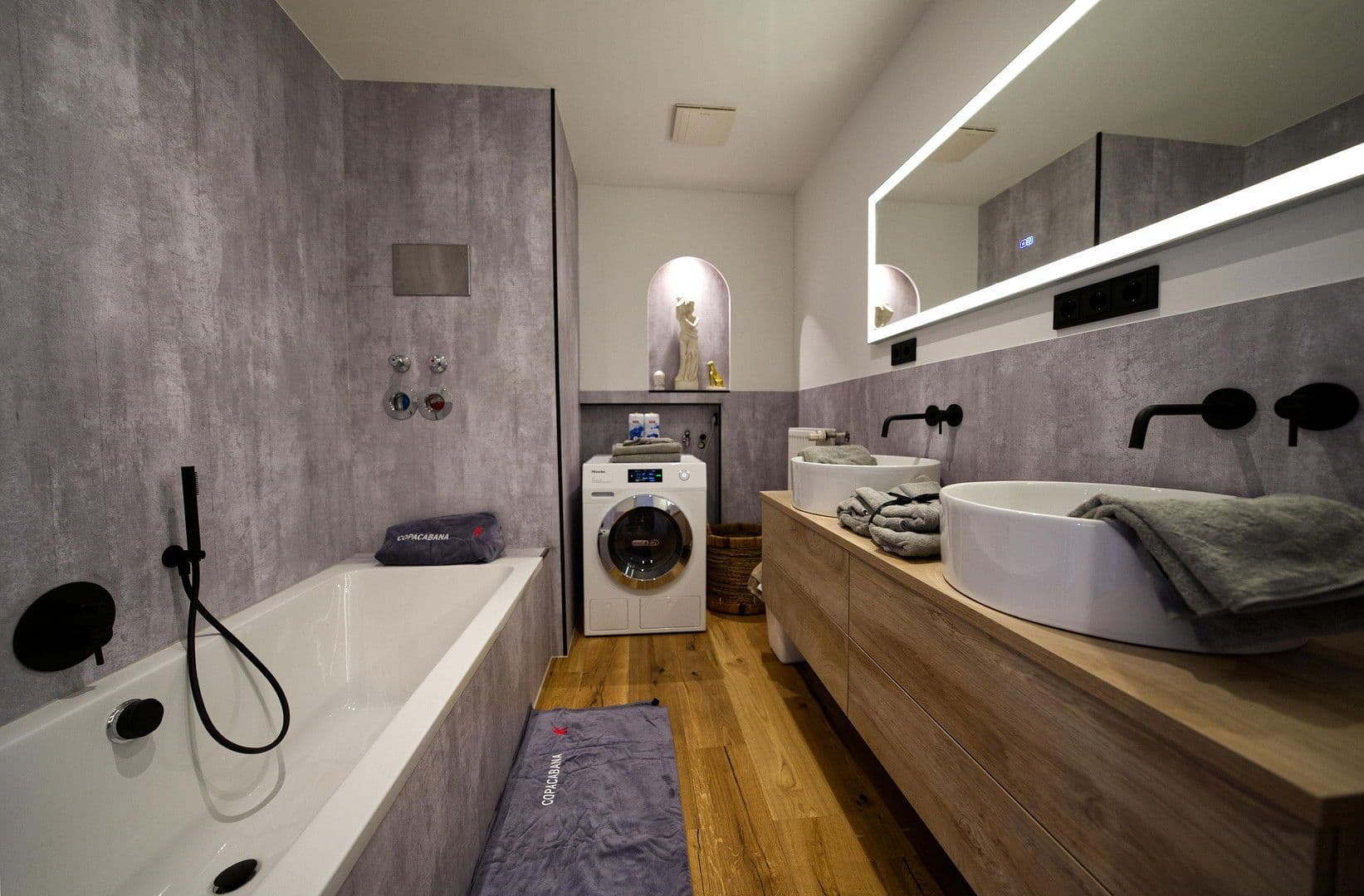 Pronájem bytu 3+1 82 m², Barbarossastraße 86, Chemnitz, Sasko Pronájem bytu 3+1 82 m², Barbarossastraße 86, Chemnitz, Sasko