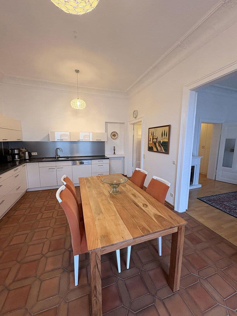 Pronájem bytu 4+1 120 m², Rudolfstr. 7, Braunschweig, Dolní Sasko Pronájem bytu 4+1 120 m², Rudolfstr. 7, Braunschweig, Dolní Sasko