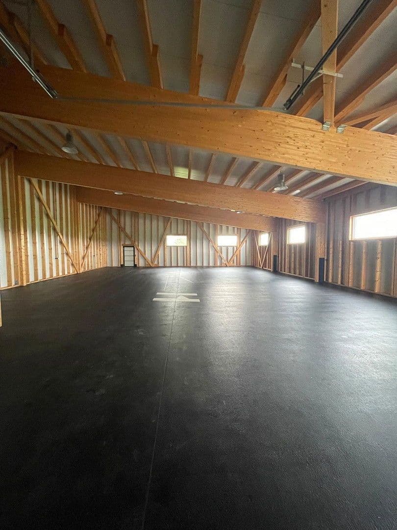 Pronájem nebytového prostoru 340 m², Gewerbebogen 11, Hemau, Bavorsko Pronájem nebytového prostoru 340 m², Gewerbebogen 11, Hemau, Bavorsko