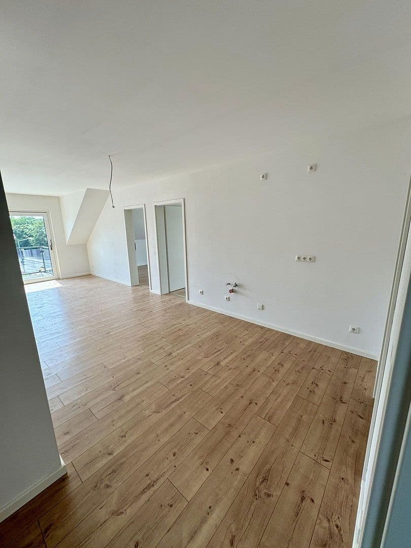Pronájem bytu 4+1 82 m², Hermann-Geib-Straße 71, Regensburg, Bavorsko Pronájem bytu 4+1 82 m², Hermann-Geib-Straße 71, Regensburg, Bavorsko