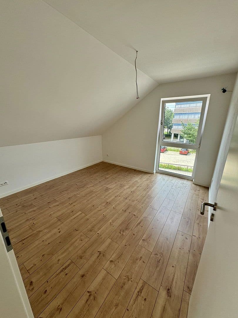 Pronájem bytu 4+1 82 m², Hermann-Geib-Straße 71, Regensburg, Bavorsko Pronájem bytu 4+1 82 m², Hermann-Geib-Straße 71, Regensburg, Bavorsko
