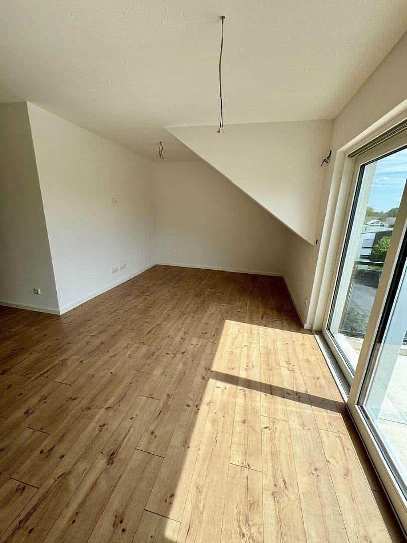 Pronájem bytu 4+1 82 m², Hermann-Geib-Straße 71, Regensburg, Bavorsko Pronájem bytu 4+1 82 m², Hermann-Geib-Straße 71, Regensburg, Bavorsko