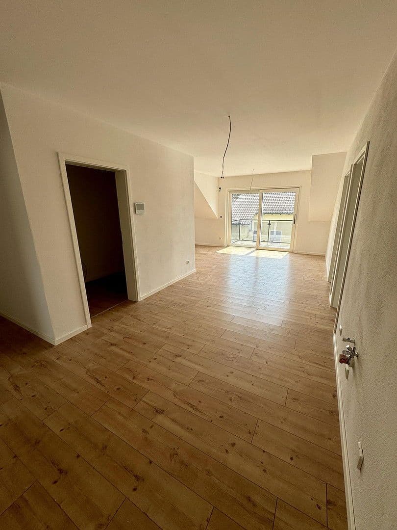 Pronájem bytu 4+1 82 m², Hermann-Geib-Straße 71, Regensburg, Bavorsko Pronájem bytu 4+1 82 m², Hermann-Geib-Straße 71, Regensburg, Bavorsko