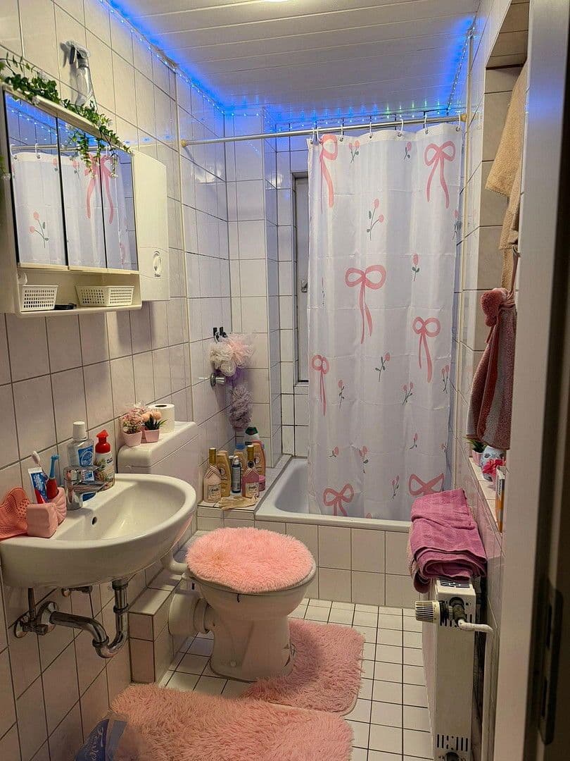 Pronájem bytu 2+1 50 m², Jägerhofstraße 13, Ratingen, Severní Porýní-Vestfálsko Pronájem bytu 2+1 50 m², Jägerhofstraße 13, Ratingen, Severní Porýní-Vestfálsko