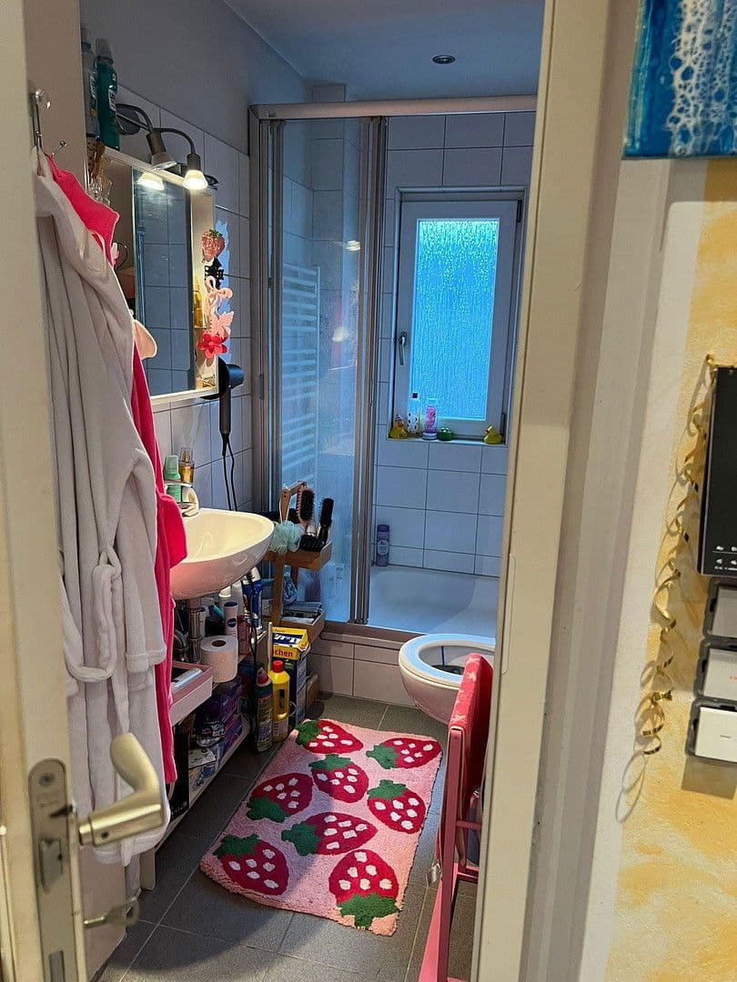 Pronájem bytu 1+1 25 m², Jägerhofstraße 13, Ratingen, Severní Porýní-Vestfálsko Pronájem bytu 1+1 25 m², Jägerhofstraße 13, Ratingen, Severní Porýní-Vestfálsko