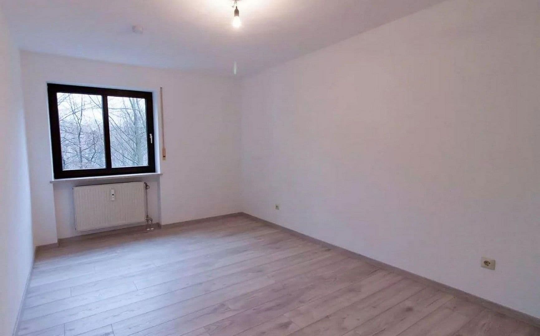 Pronájem bytu 2+1 45 m², Hertleinstraße 22, Erlangen, Bavorsko Pronájem bytu 2+1 45 m², Hertleinstraße 22, Erlangen, Bavorsko