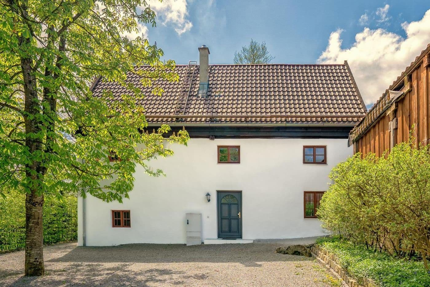 Pronájem domu 130 m², pozemek 2.678 m², Manthalstr. 2, Berg, Bavorsko Pronájem domu 130 m², pozemek 2.678 m², Manthalstr. 2, Berg, Bavorsko