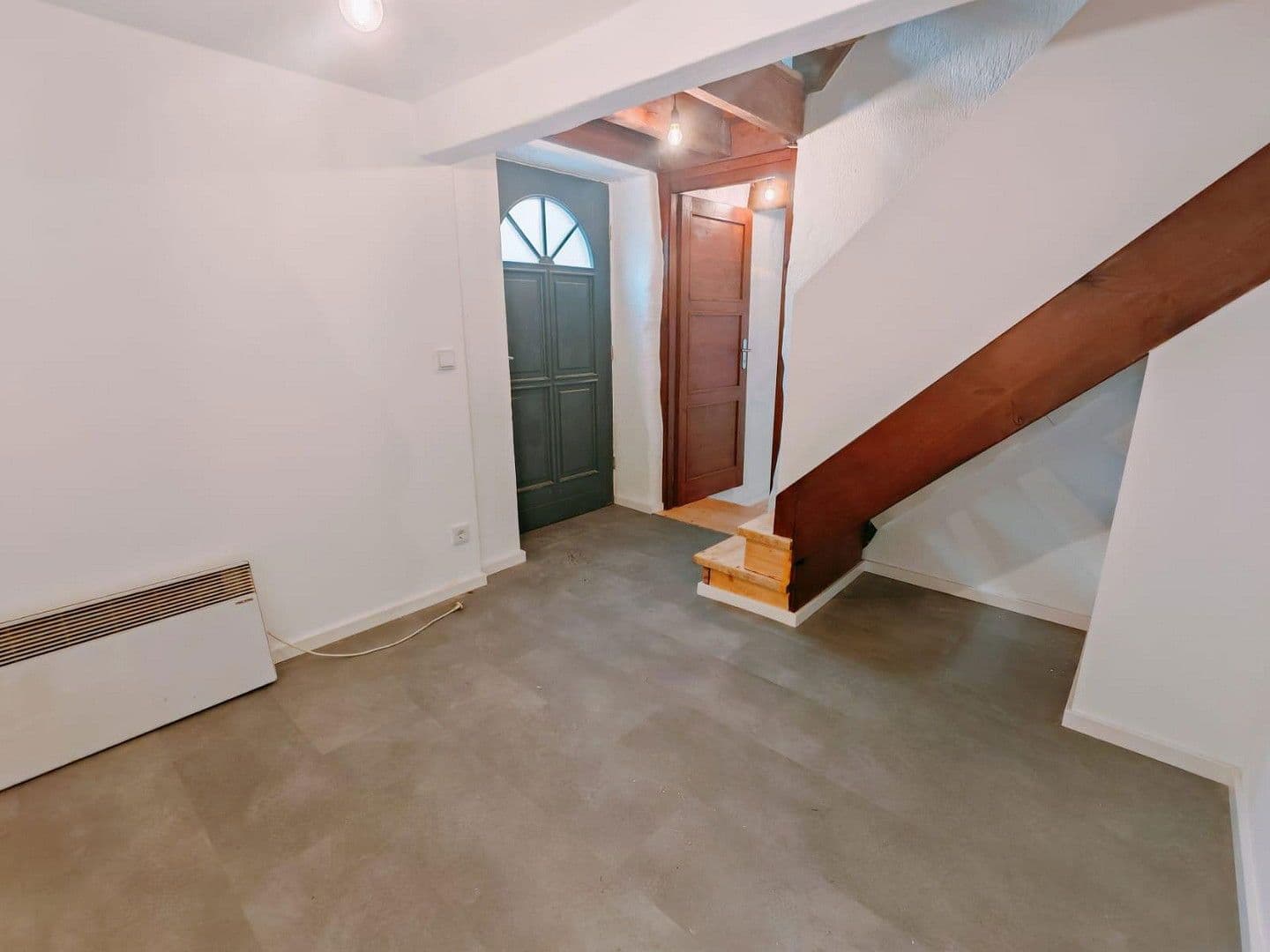 Pronájem domu 130 m², pozemek 2.678 m², Manthalstr. 2, Berg, Bavorsko Pronájem domu 130 m², pozemek 2.678 m², Manthalstr. 2, Berg, Bavorsko