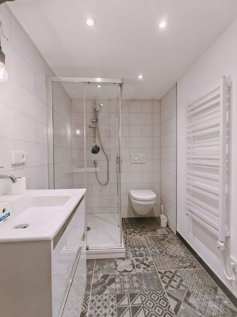 Pronájem domu 130 m², pozemek 2.678 m², Manthalstr. 2, Berg, Bavorsko Pronájem domu 130 m², pozemek 2.678 m², Manthalstr. 2, Berg, Bavorsko