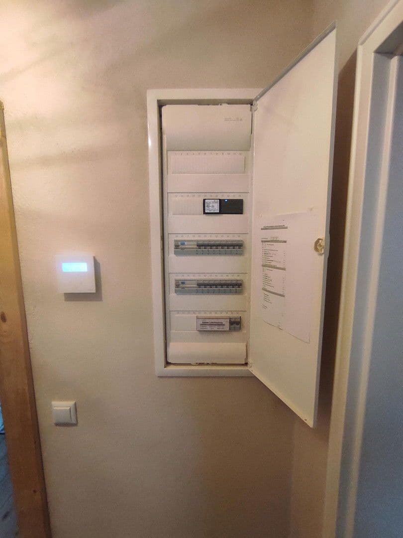 Prodej domu 232 m², pozemek 473 m², Poppenhausen (Wasserkuppe), Hessen Prodej domu 232 m², pozemek 473 m², Poppenhausen (Wasserkuppe), Hessen