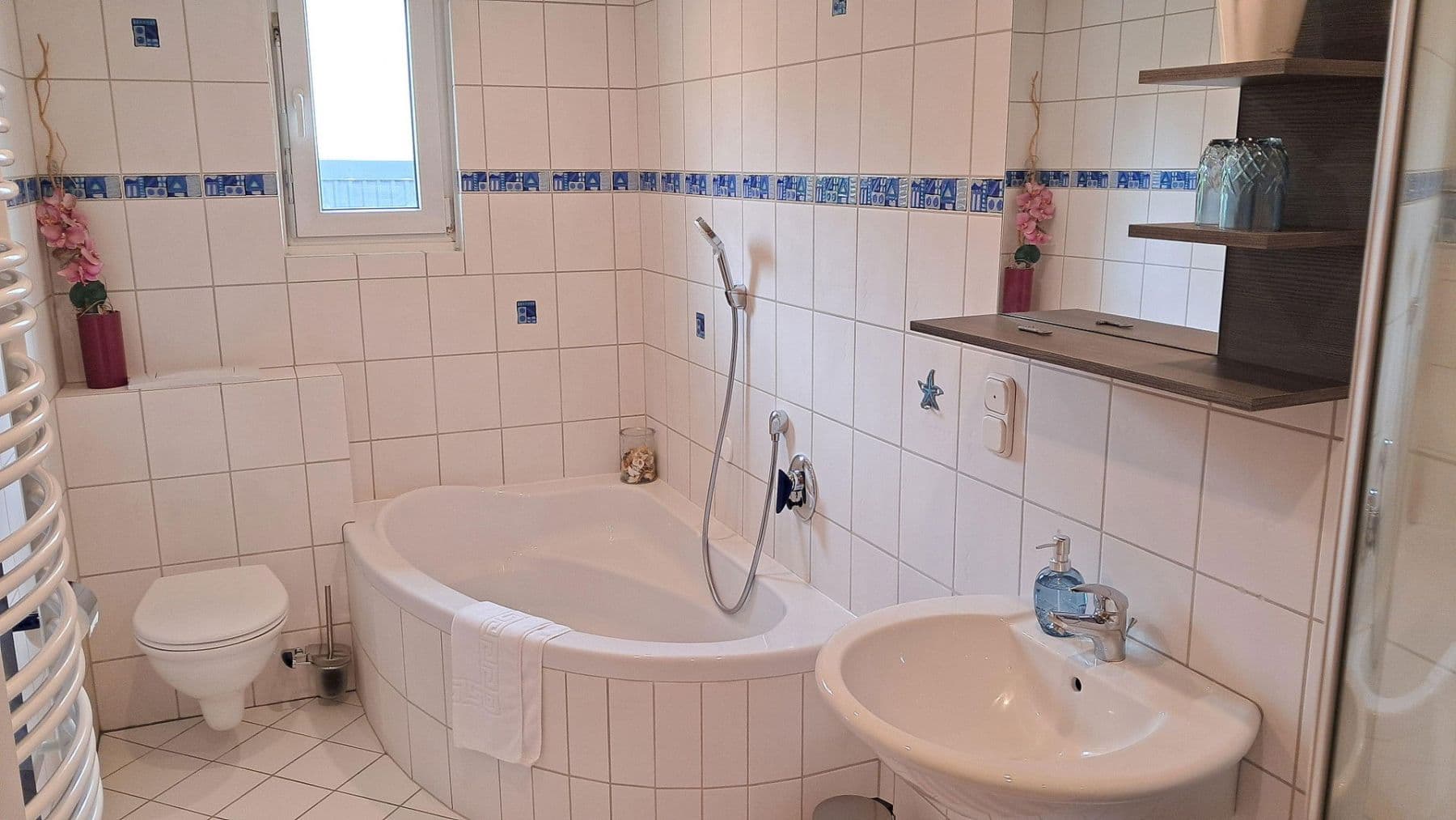 Prodej domu 232 m², pozemek 473 m², Poppenhausen (Wasserkuppe), Hessen Prodej domu 232 m², pozemek 473 m², Poppenhausen (Wasserkuppe), Hessen