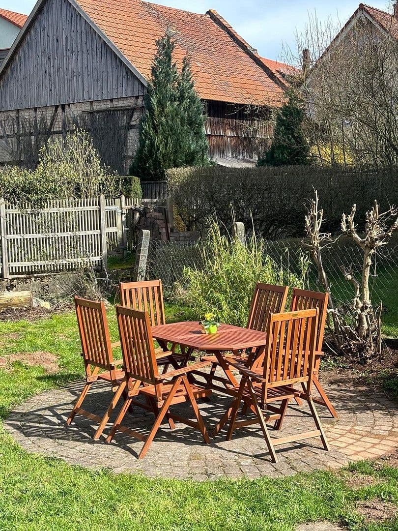 Prodej domu 232 m², pozemek 473 m², Poppenhausen (Wasserkuppe), Hessen Prodej domu 232 m², pozemek 473 m², Poppenhausen (Wasserkuppe), Hessen