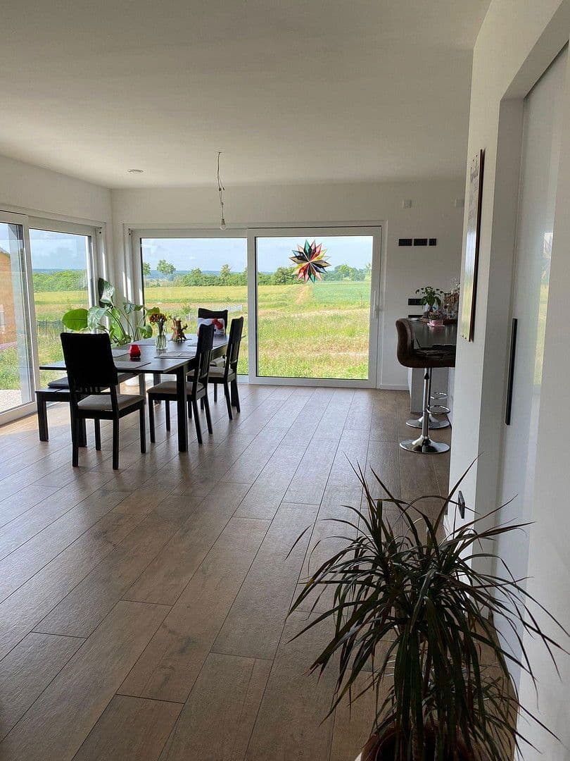 Prodej domu 170 m², pozemek 748 m², Zum Baumfeld 5, Pommersfelden, Bavorsko Prodej domu 170 m², pozemek 748 m², Zum Baumfeld 5, Pommersfelden, Bavorsko