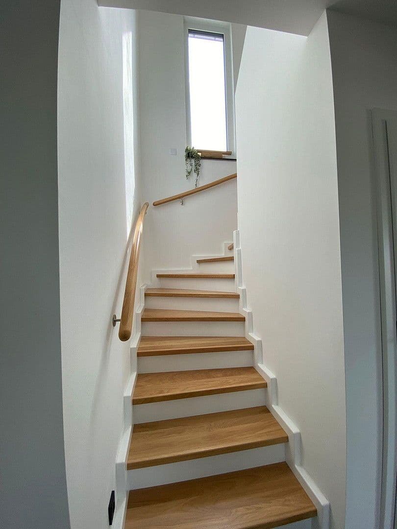 Prodej domu 170 m², pozemek 748 m², Zum Baumfeld 5, Pommersfelden, Bavorsko Prodej domu 170 m², pozemek 748 m², Zum Baumfeld 5, Pommersfelden, Bavorsko