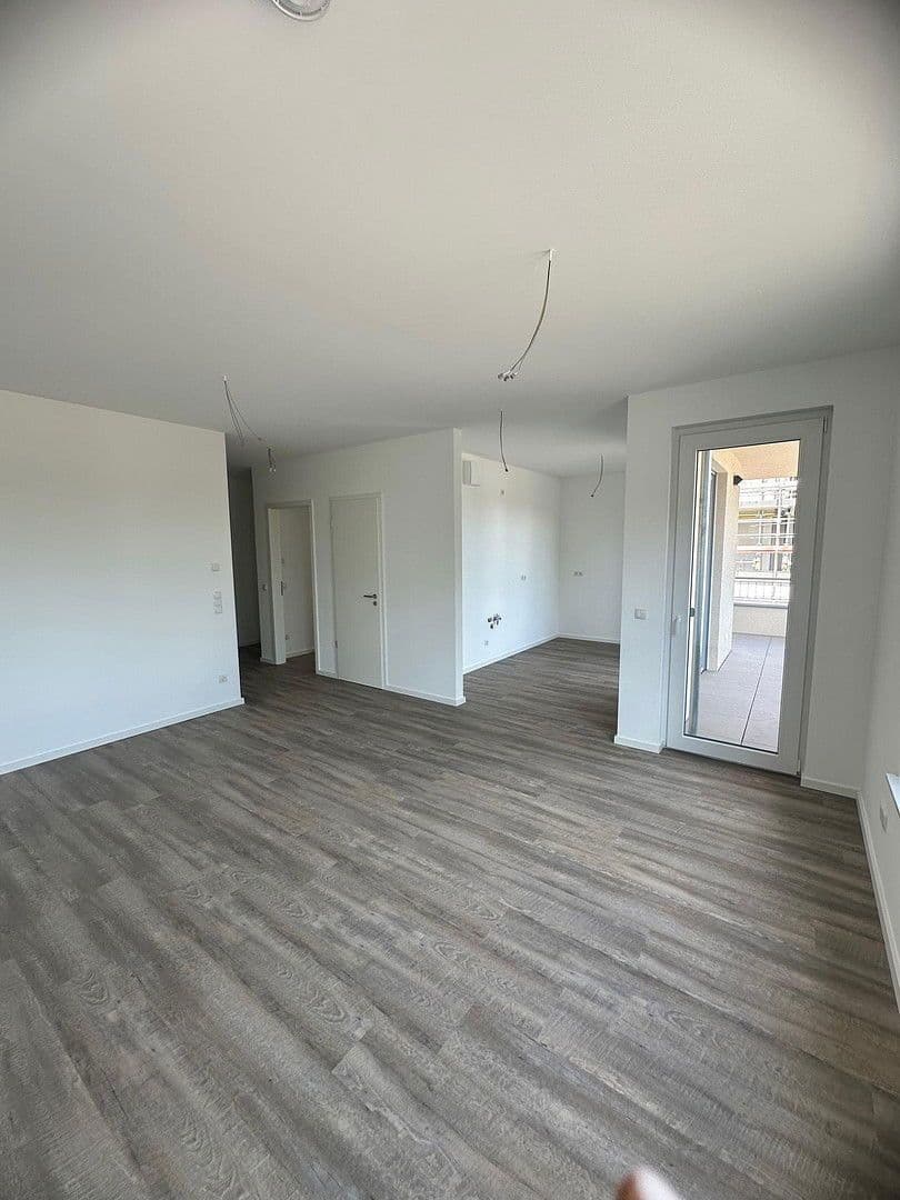 Pronájem bytu 3+1 91 m², Regener Straße 61, Berlin, Berlín Pronájem bytu 3+1 91 m², Regener Straße 61, Berlin, Berlín
