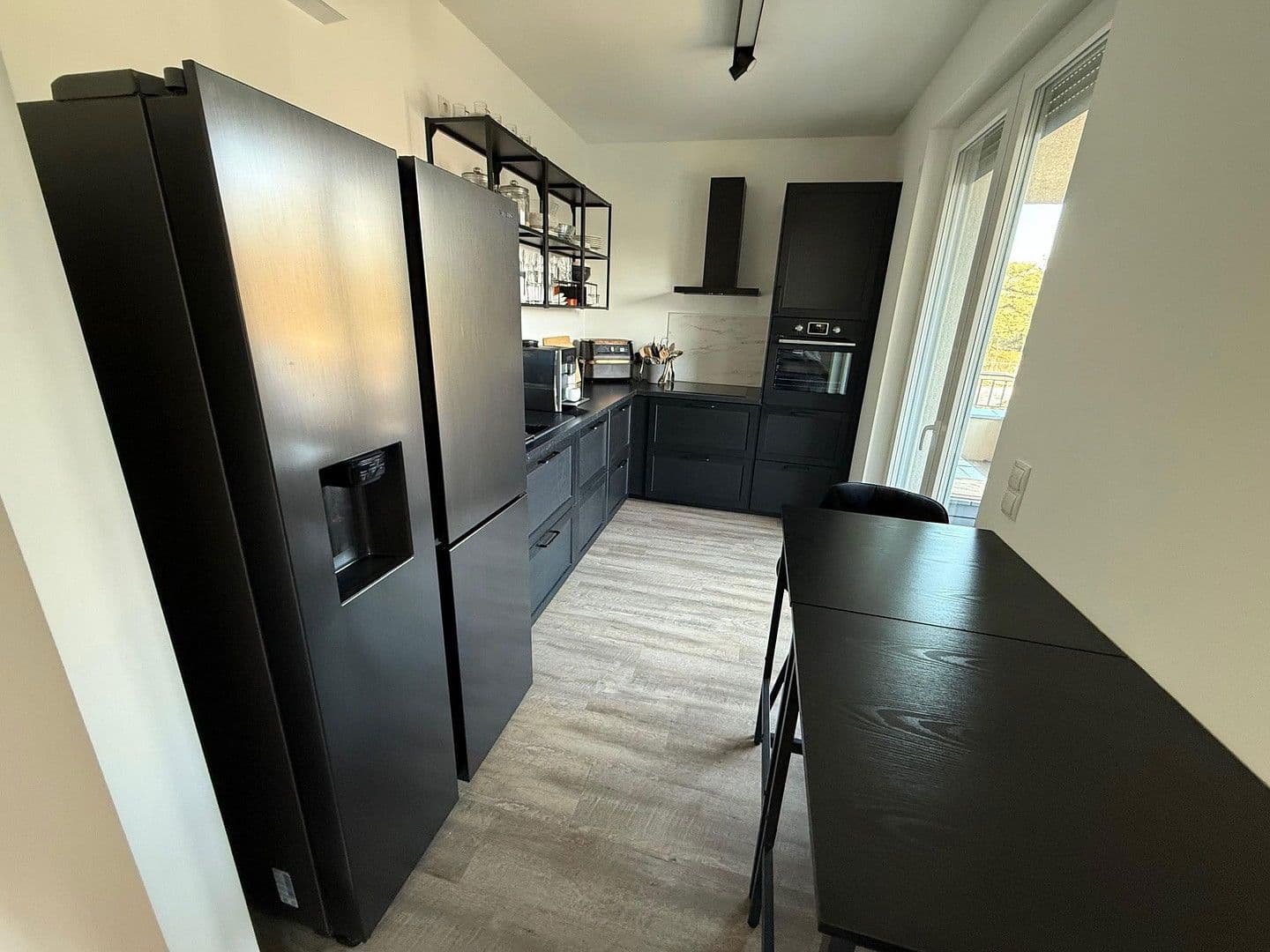 Pronájem bytu 3+1 91 m², Regener Straße 61, Berlin, Berlín Pronájem bytu 3+1 91 m², Regener Straße 61, Berlin, Berlín