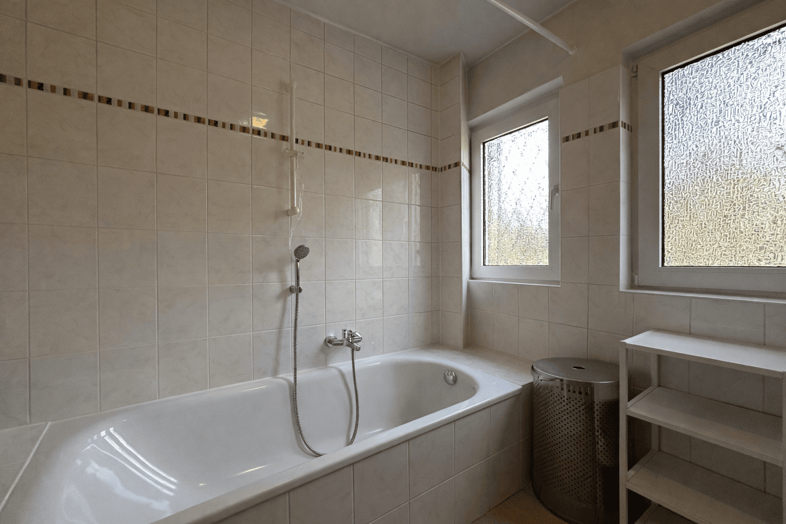 Prodej domu 141 m², pozemek 498 m², Am Feuerschlößchen 10, Bad Honnef, Severní Porýní-Vestfálsko Prodej domu 141 m², pozemek 498 m², Am Feuerschlößchen 10, Bad Honnef, Severní Porýní-Vestfálsko