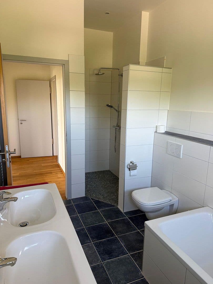 Pronájem kanceláře 158 m², Eschbach, Bádensko-Württembersko Pronájem kanceláře 158 m², Eschbach, Bádensko-Württembersko